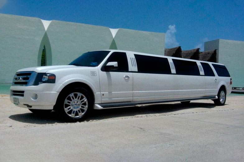 Suburban Limousine Transfer.  Cancun Aiport Transfer Service